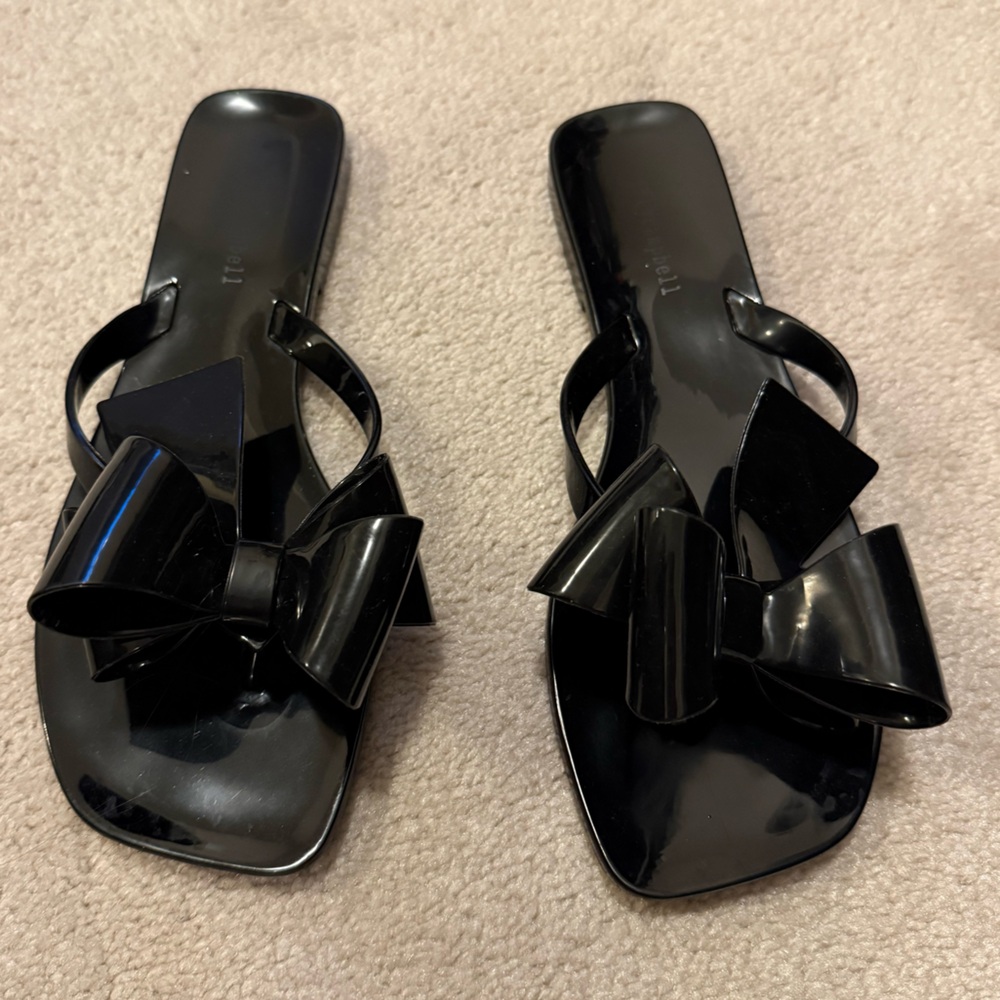 Jeffrey Campbell Black Sandals with Glossy Finish